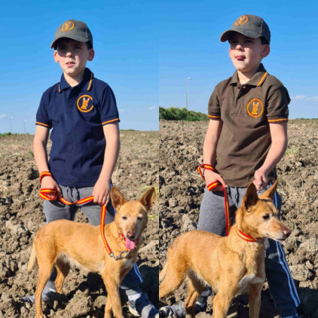 Polo niño , bordado podenco con banderas de España. Verde y azul marino